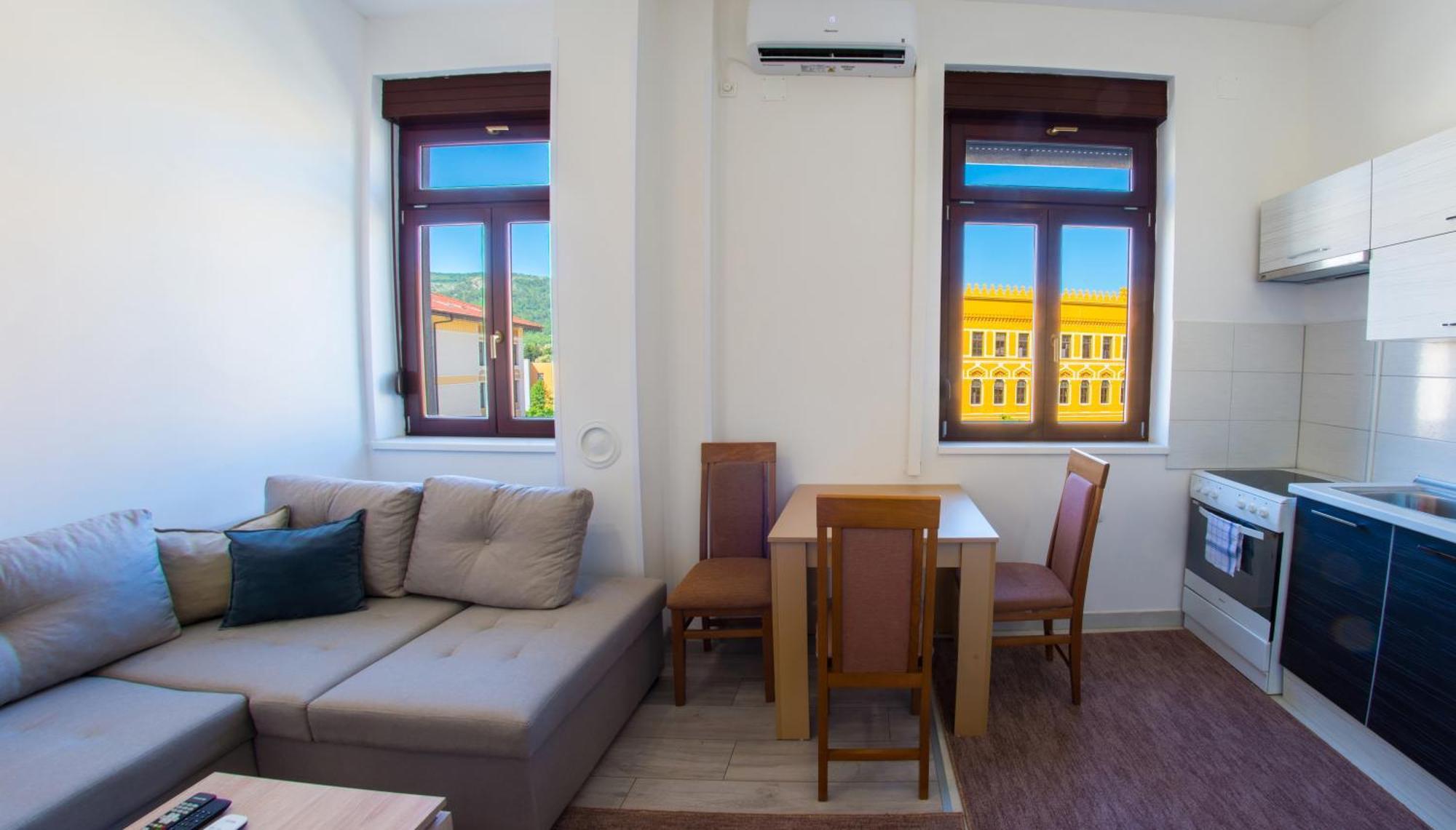 Luminos Apartment