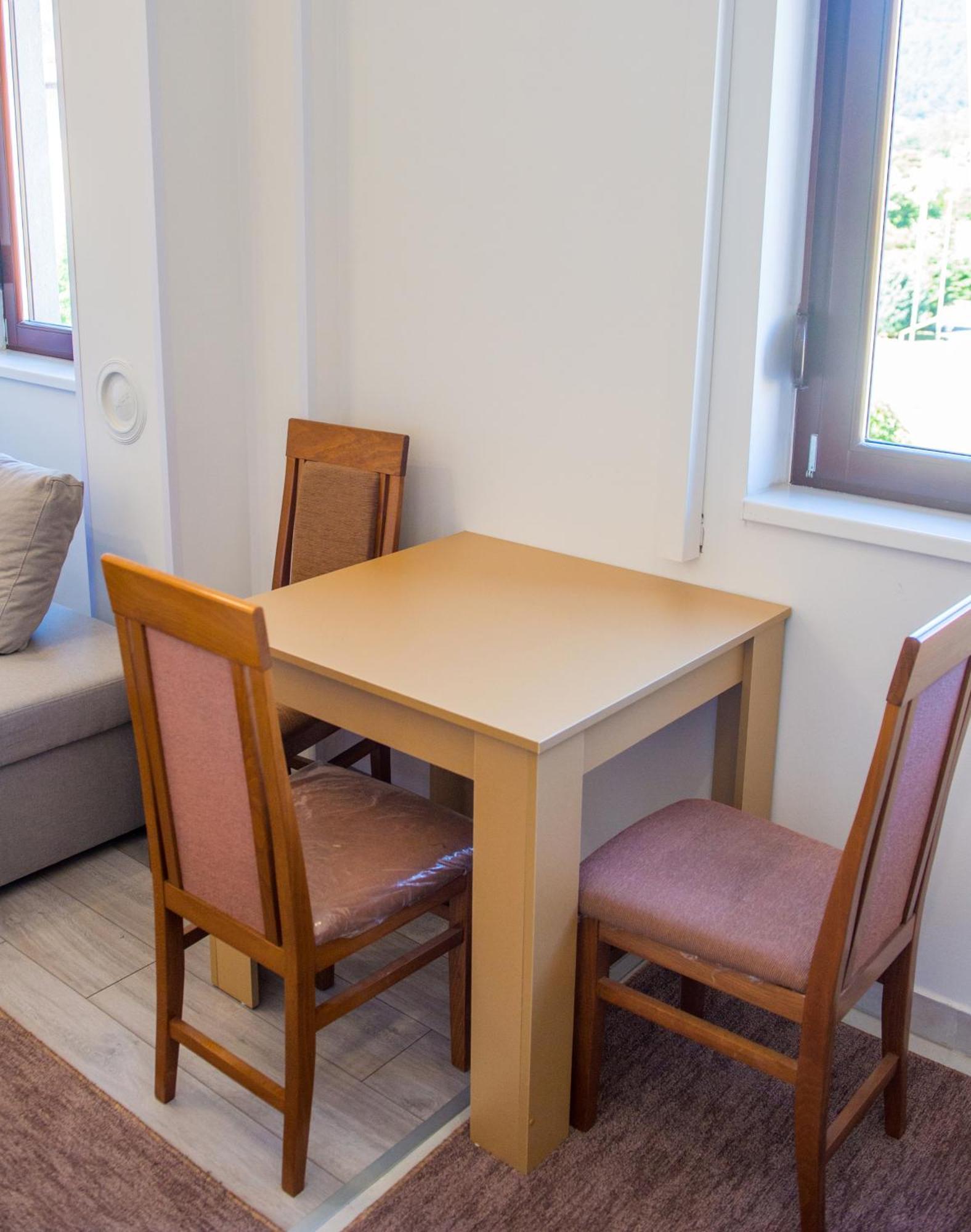 Luminos Apartment
